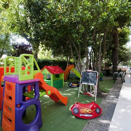 Hotel Trafalgar Rimini Eksteriør billede