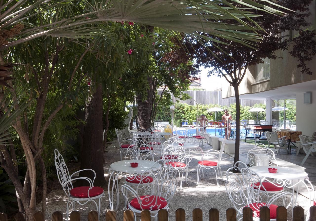 Hotel Trafalgar Rimini Eksteriør billede